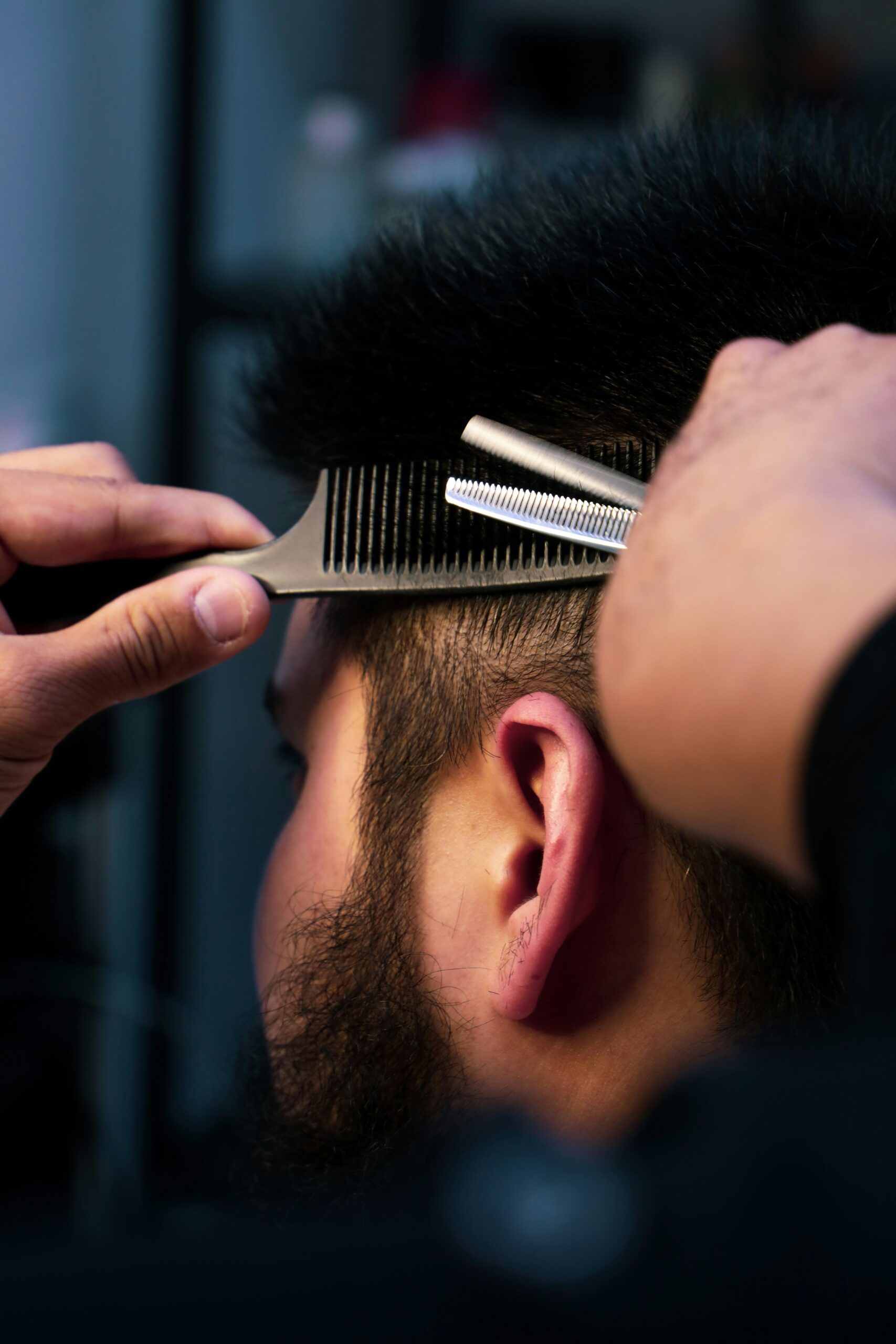 تفسير إزالة الشعر في المنام: دلالات متعددة للرجال والنساء