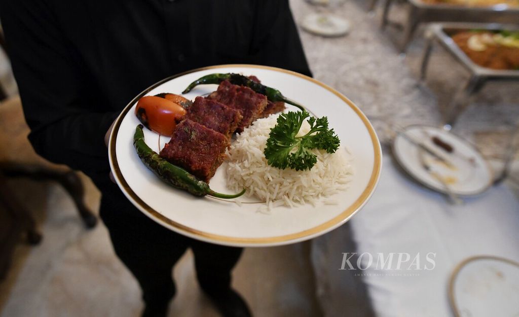 تفسير حلم الأرز والدجاج: دلالات ورؤى مختلفة