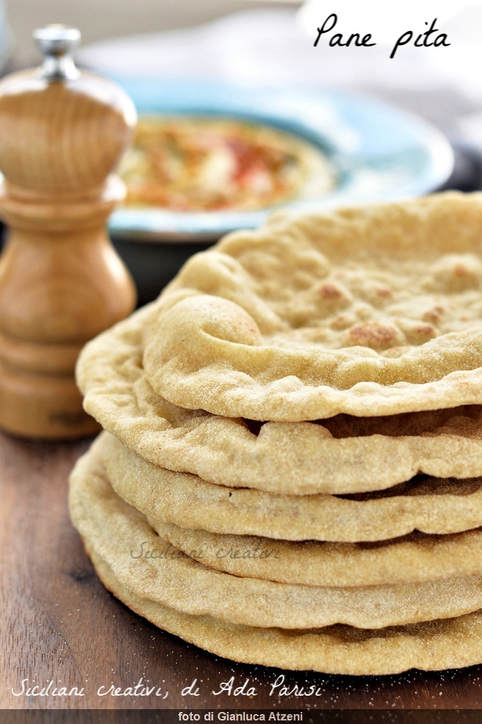 تفسير رؤية الصمون والخبز في المنام للحامل والمتزوجة