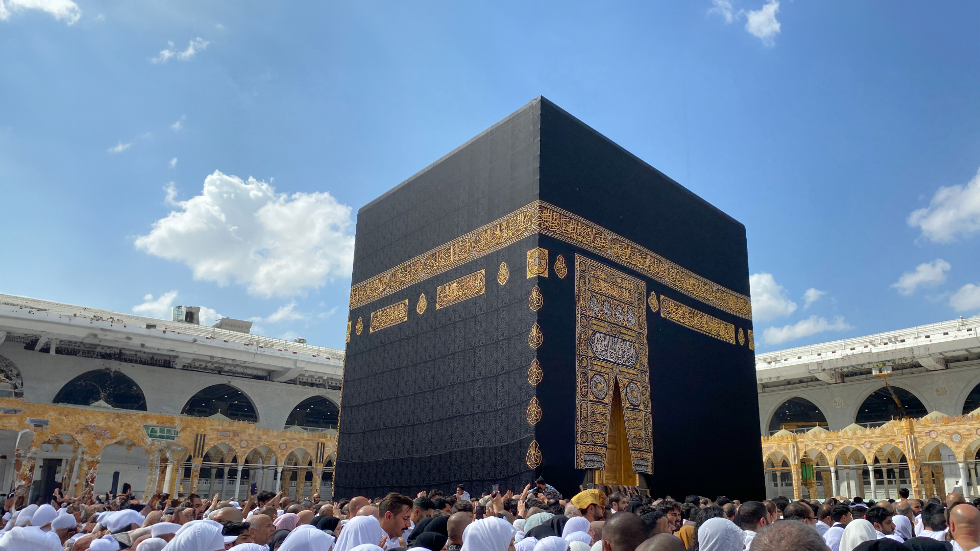 تفسير رؤية الحرم المكي في المنام للعزباء والمتزوجة